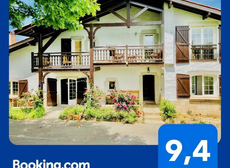 هاستل Amama Baita