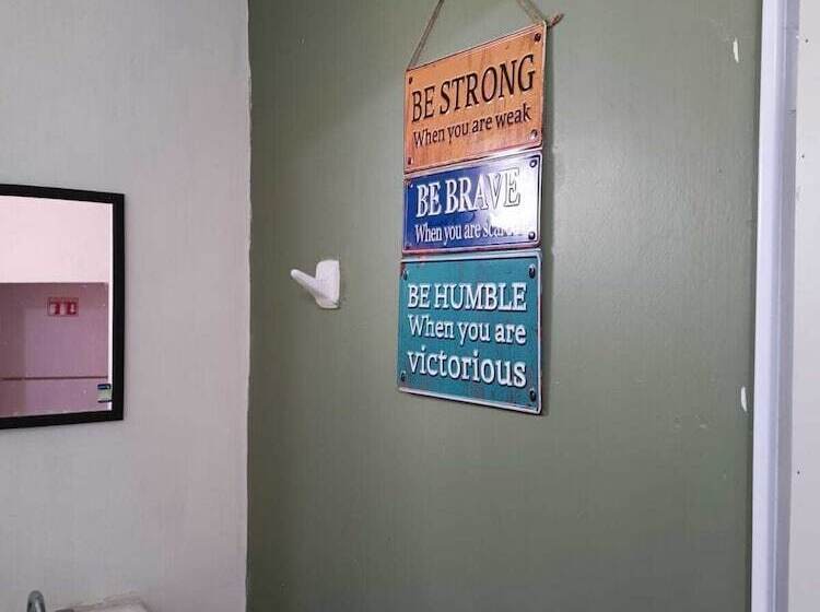 호스텔 El Costeñito Hostal