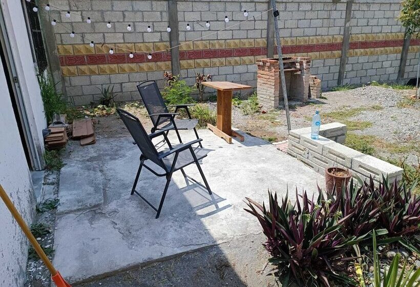 호스텔 El Costeñito Hostal