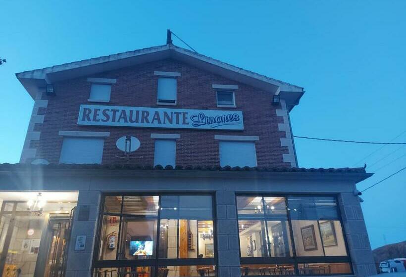 旅馆 Hostal Linares