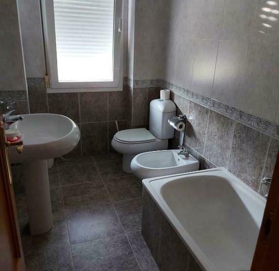 旅馆 Hostal Linares