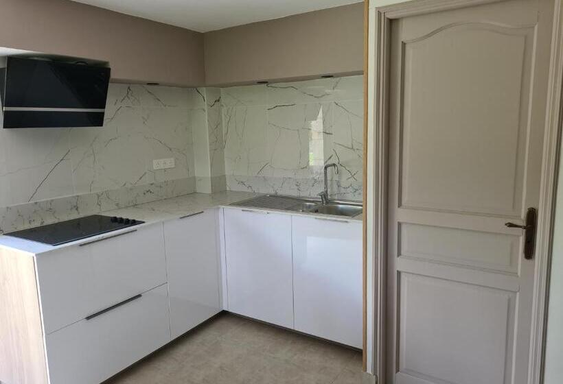 مبيت وإفطار La Maison Thimadaise