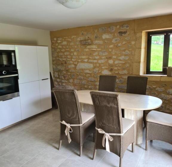 مبيت وإفطار La Maison Thimadaise