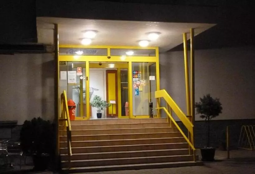 هتل Jurki Dom
