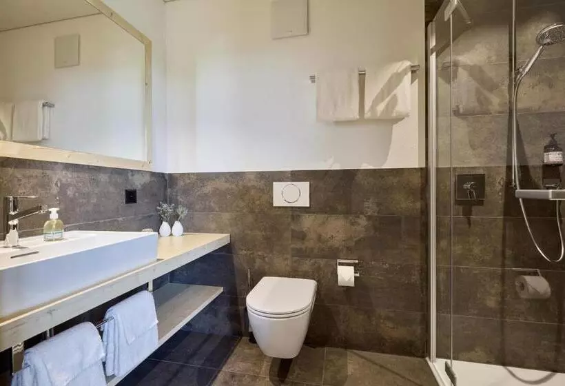 ホテル Klausenpass