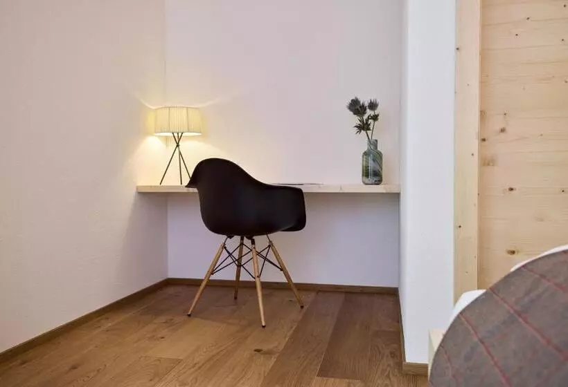 ホテル Klausenpass