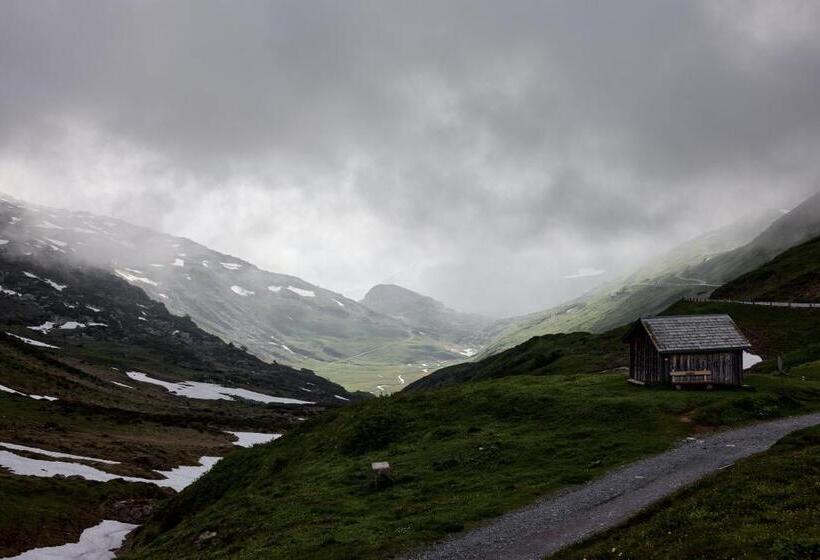 호텔 Klausenpass