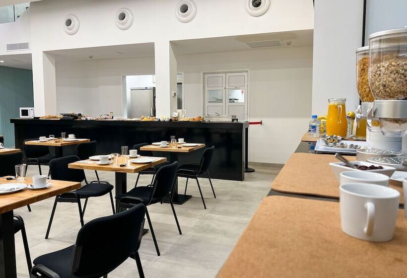 ホテル Mg Poniente