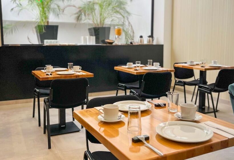 ホテル Mg Poniente