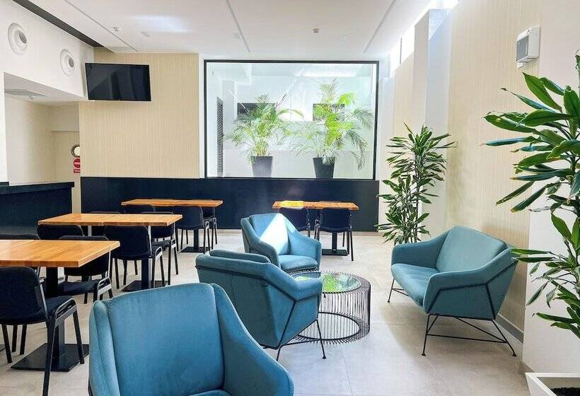 ホテル Mg Poniente