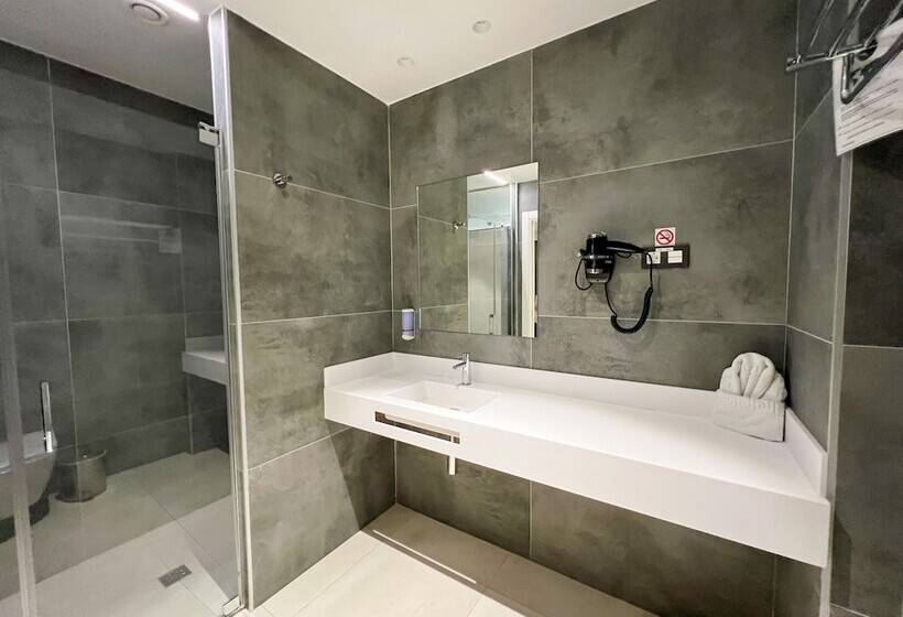 ホテル Mg Poniente