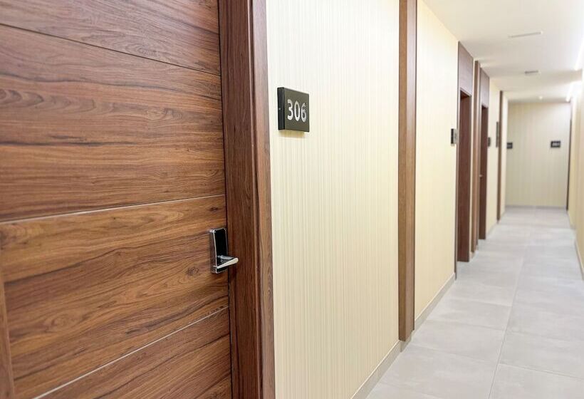 ホテル Mg Poniente