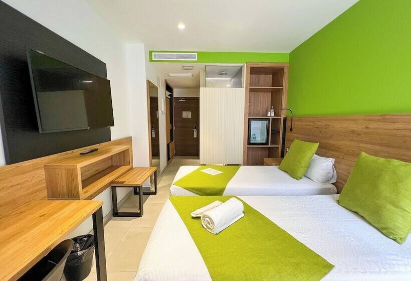 ホテル Mg Poniente