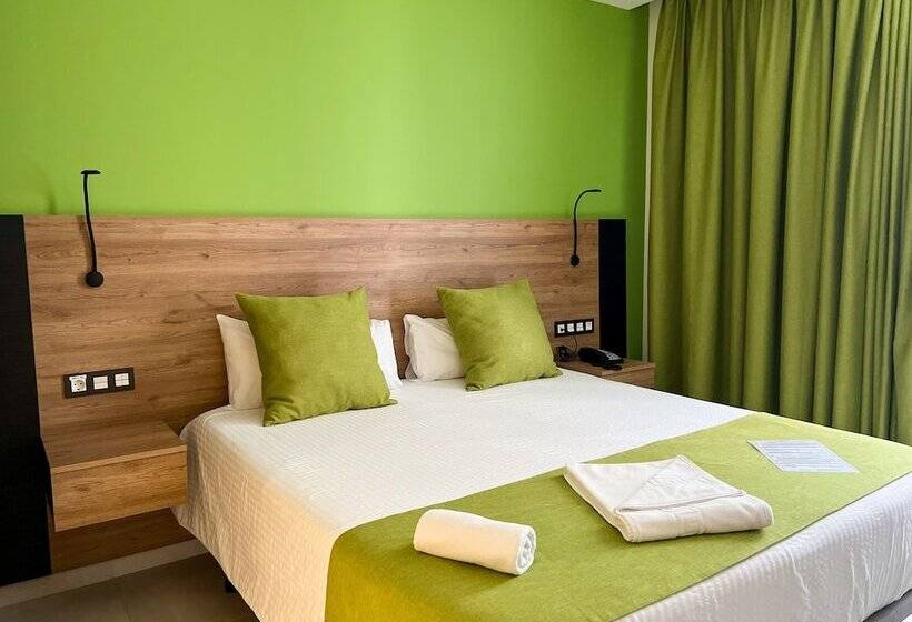 ホテル Mg Poniente