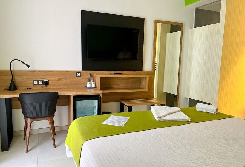 ホテル Mg Poniente