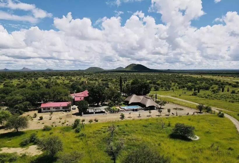 هتل Otjisazu Guest Farm