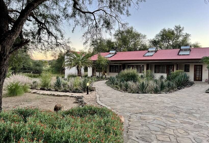 Отель Otjisazu Guest Farm