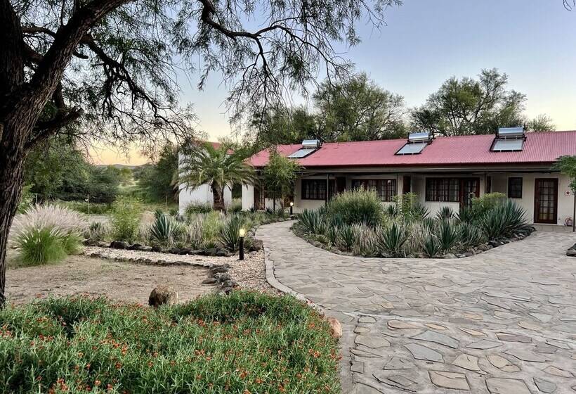 Отель Otjisazu Guest Farm