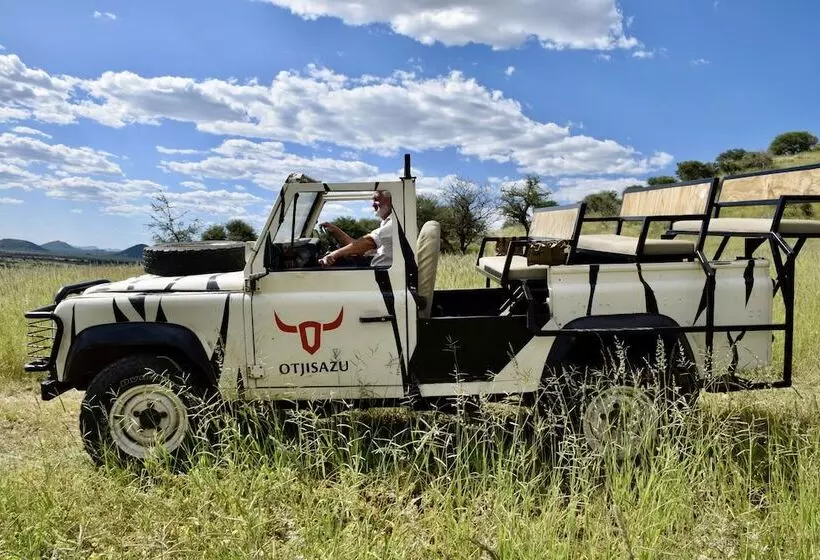هتل Otjisazu Guest Farm