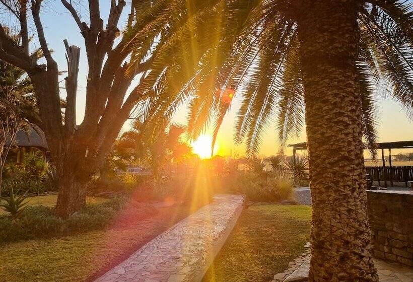 Отель Otjisazu Guest Farm