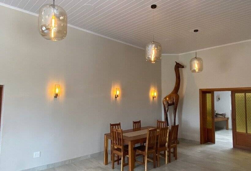 Отель Otjisazu Guest Farm