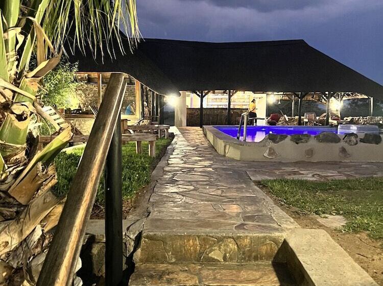 Отель Otjisazu Guest Farm