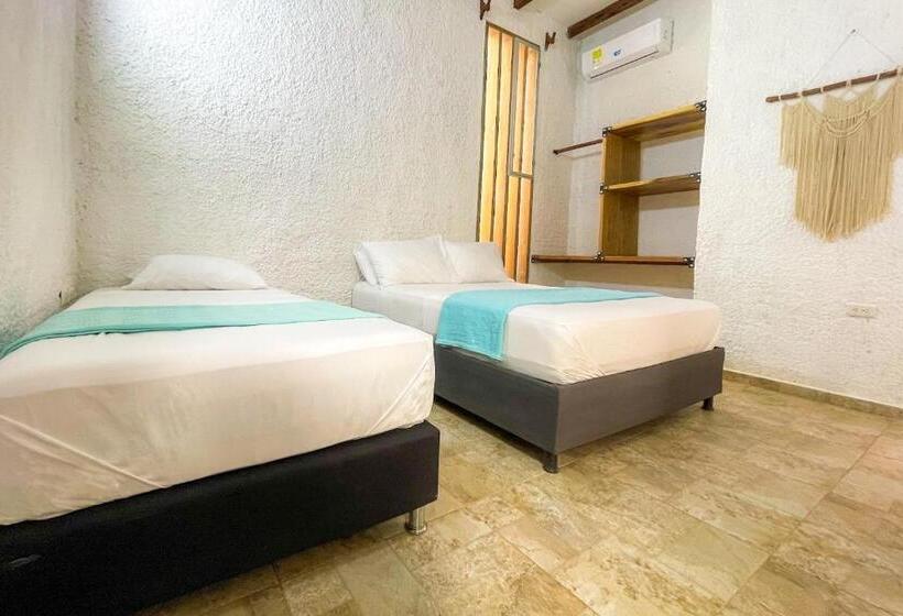 هتل Palmas Del Río