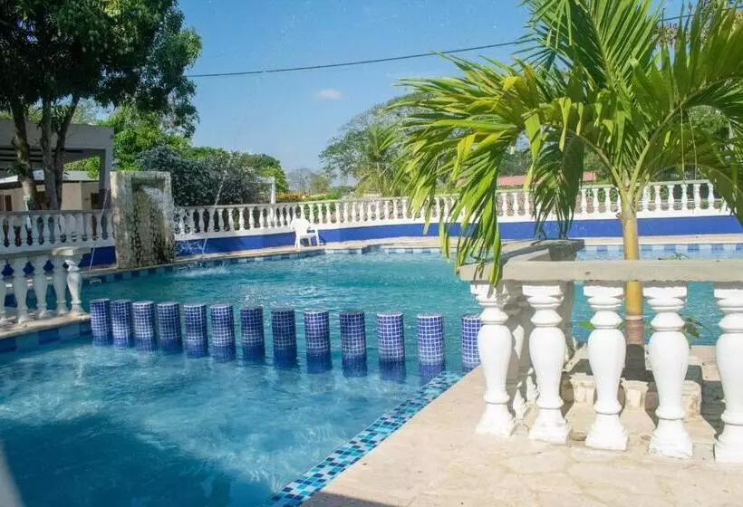 Hotelli Palmas Del Río