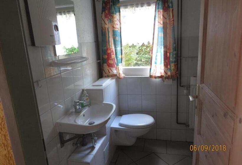 Общежитие Gruppenbungalow Waldhaus Am Ferienpark