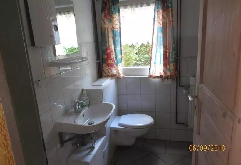 ユースホステル Gruppenbungalow Waldhaus Am Ferienpark