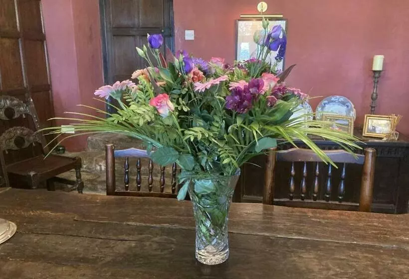 Aamiaismajoitus (B&B) Riber Hall Manor