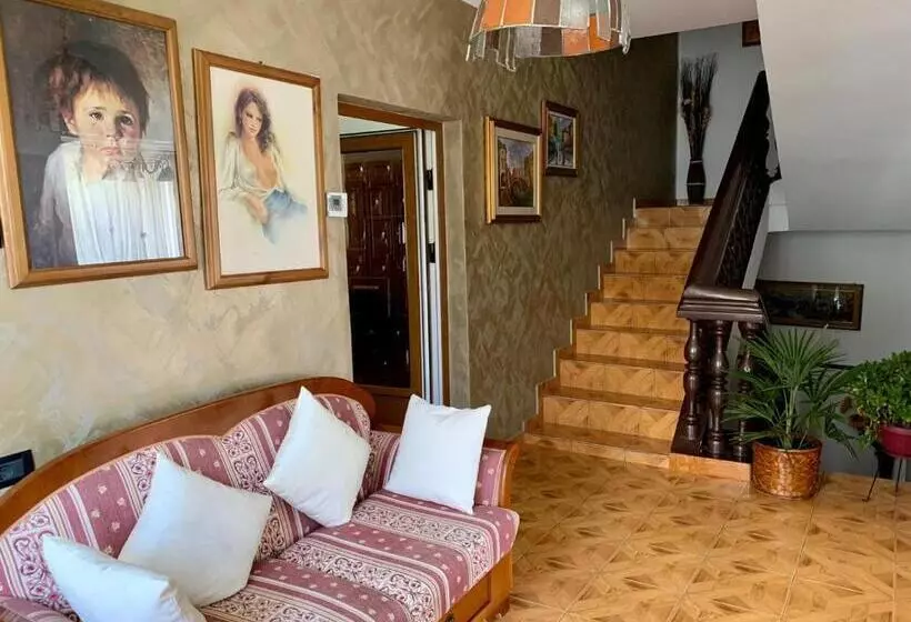 Casa Din Livada