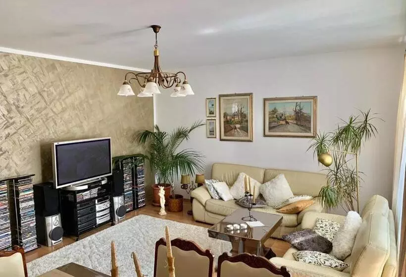 Casa Din Livada