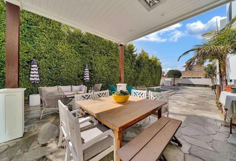 Coastal Paradise . Steps To The Beach . Pool . Hot Tub