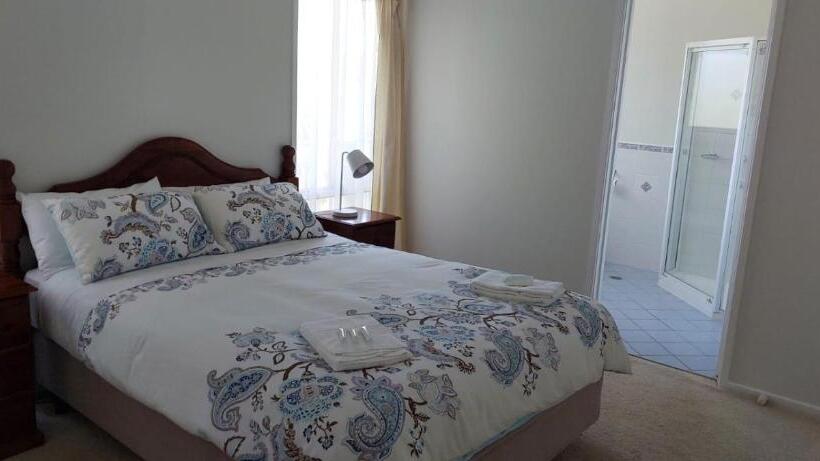 Flats Elite Bermagui