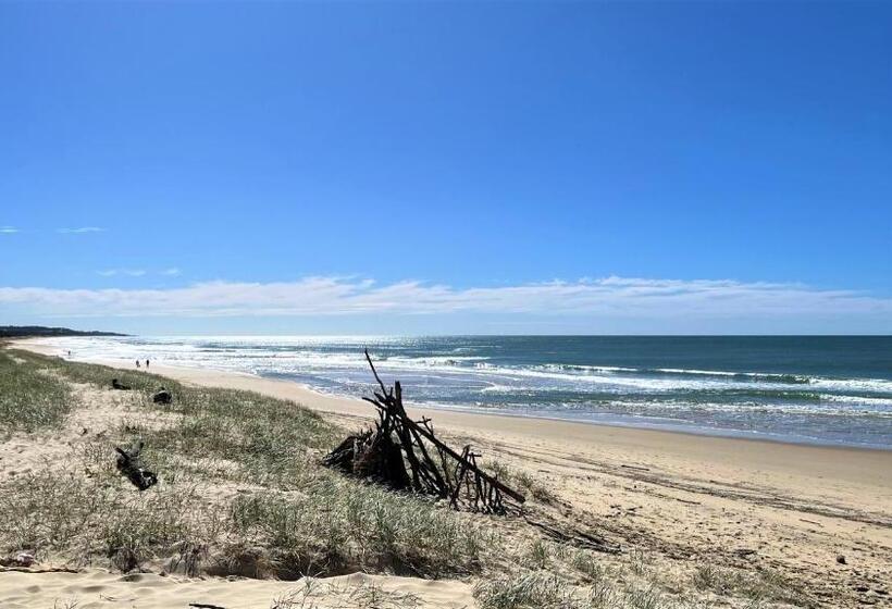 Fresh Beautifully Styled 2 Br Resort Apt At Marcoola