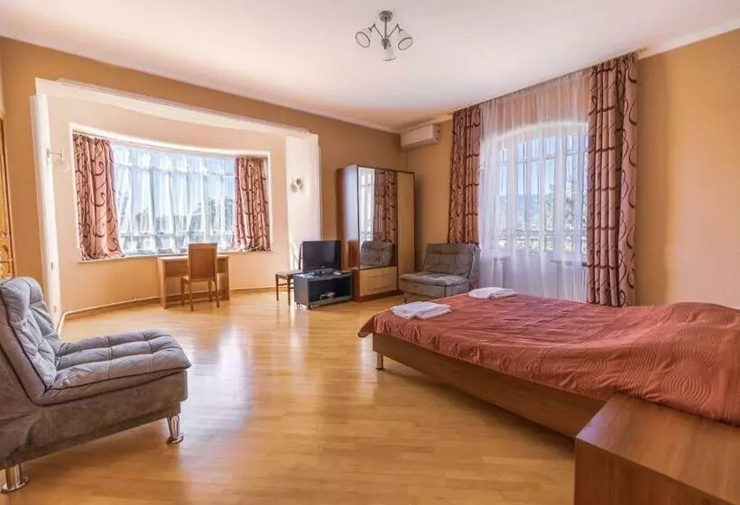 پانسیون Metro Palace