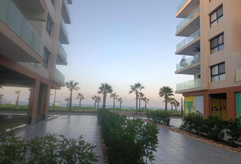 Cozy Portsaid Garden Chalet