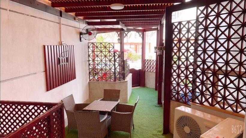 Cozy Portsaid Garden Chalet