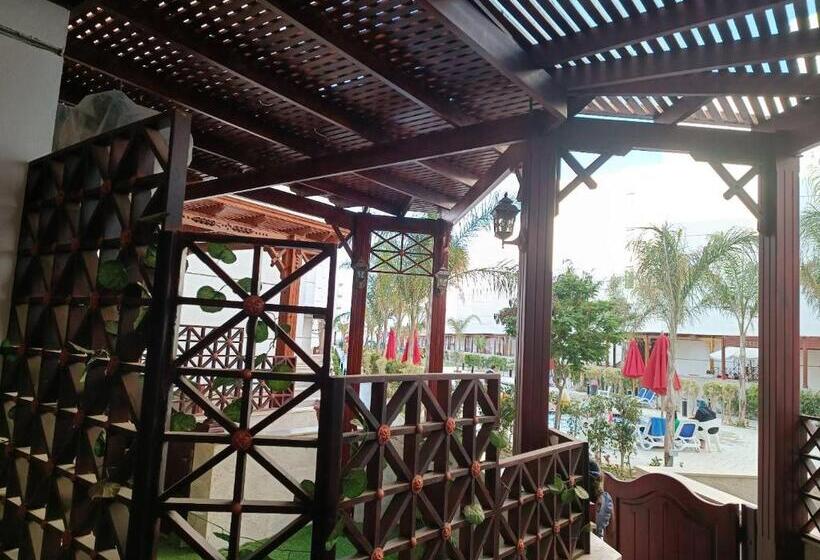 Cozy Portsaid Garden Chalet