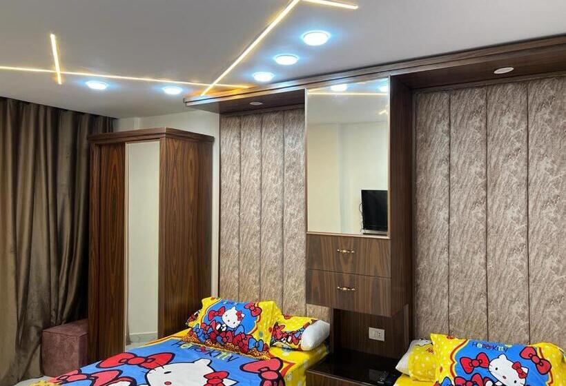 Cozy Portsaid Garden Chalet