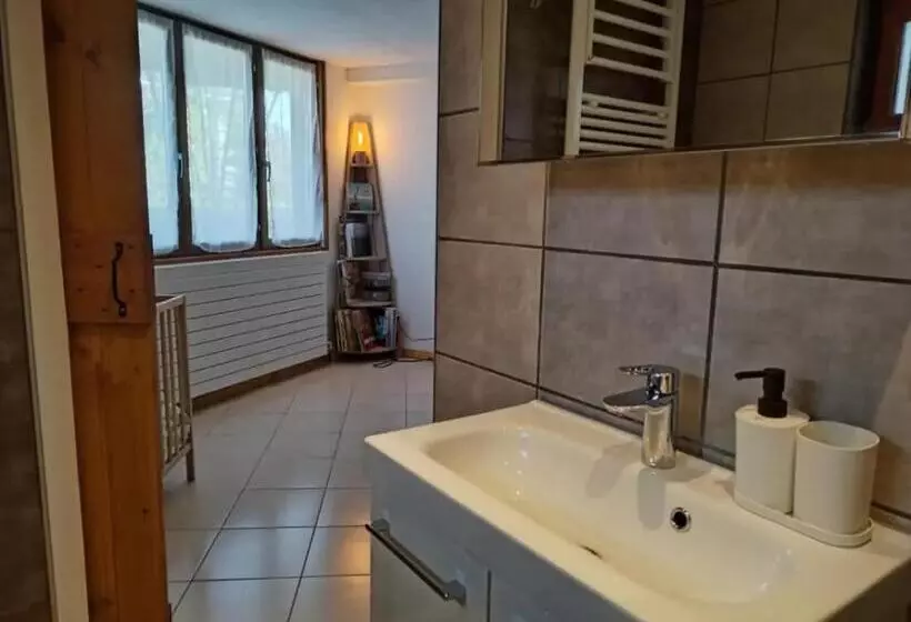 Le Nid Du Chat Noir   Maison Alvéole Bed And Books