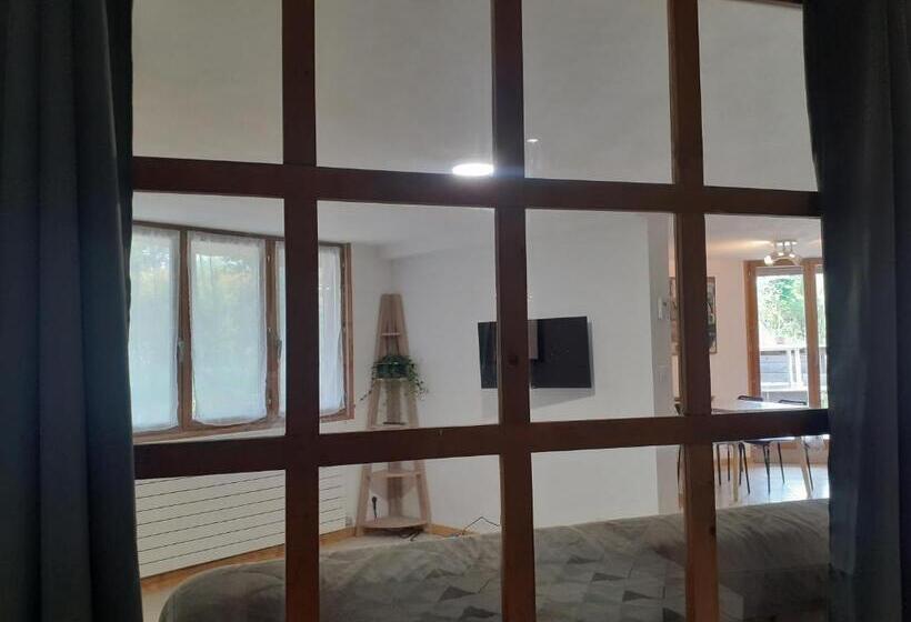 Le Nid Du Chat Noir Maison Alvéole Bed And Books