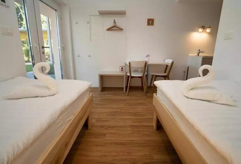 پانسیون Accommodation Baron