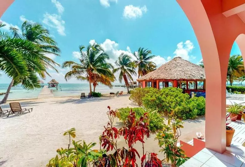 هتل Red Ginger @ Caribe Island