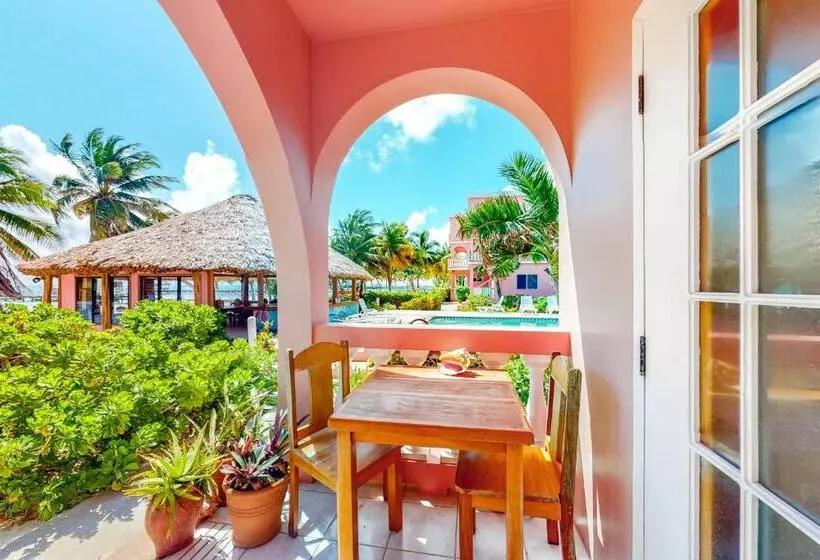 هتل Red Ginger @ Caribe Island