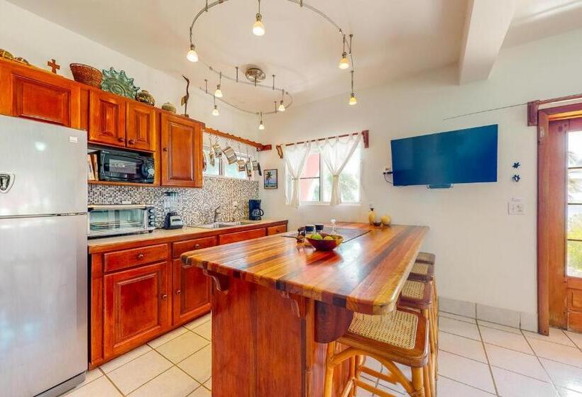 호텔 Red Ginger @ Caribe Island