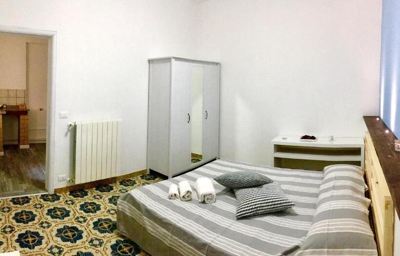 פנסיון Affittacamere Mauto