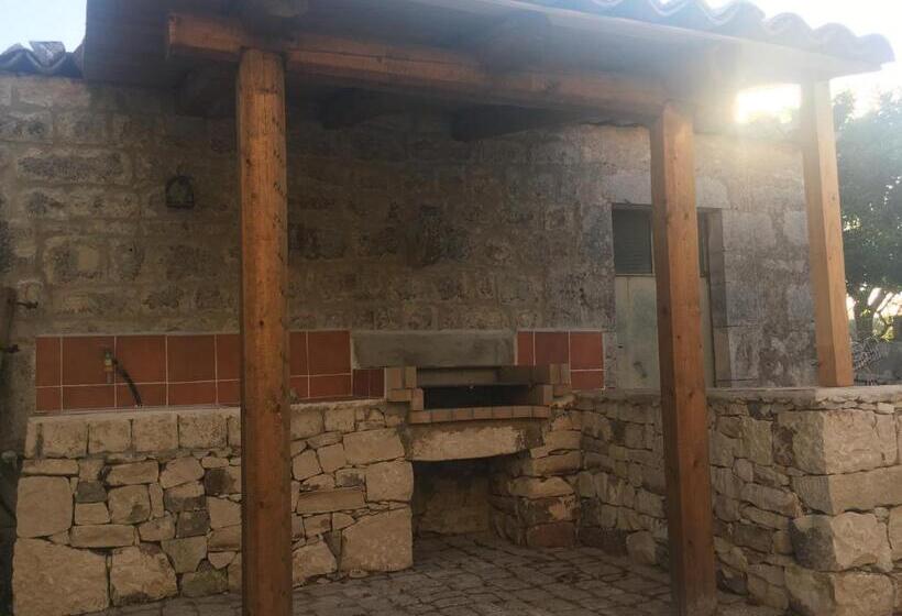 פנסיון Affittacamere Mauto