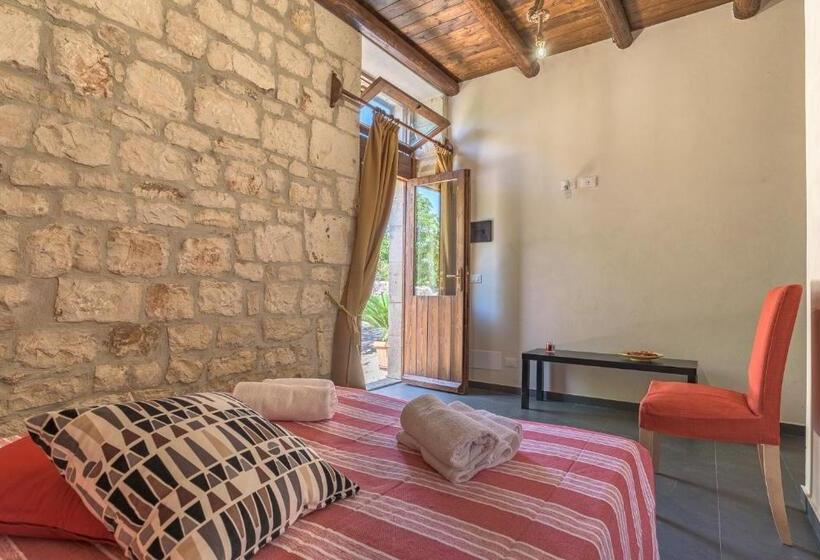 פנסיון Affittacamere Mauto